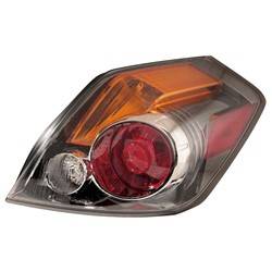 LKQ - '10-'12 Nissan Altima Passenger Side Tail Light Assembly