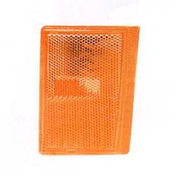 '88-'93 Chevrolet C1500, '88-'93 Chevrolet K1500, '88-'93 Chevrolet K2500, '88-'93 Chevrolet K3500, '92-'93 Chevrolet Blazer, '92-'93 Chevrolet C1500 Suburban Passenger Side Front Lower Side Marker Light Assembly