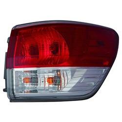 '13-'16 Nissan Pathfinder Passenger Side Outer Tail Light Assembly